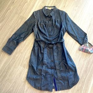 Cute, everyday dress.  Light jean like material. Comfy and never worn